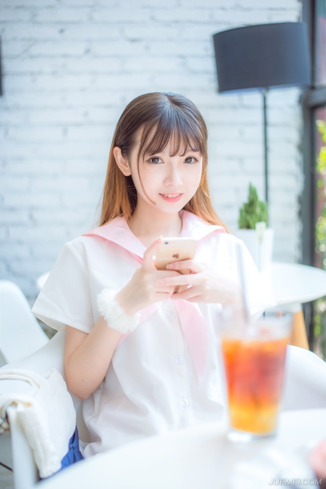 友情进一步可以成为爱情，爱情退一步却不再是朋友[lizhigushicom]。